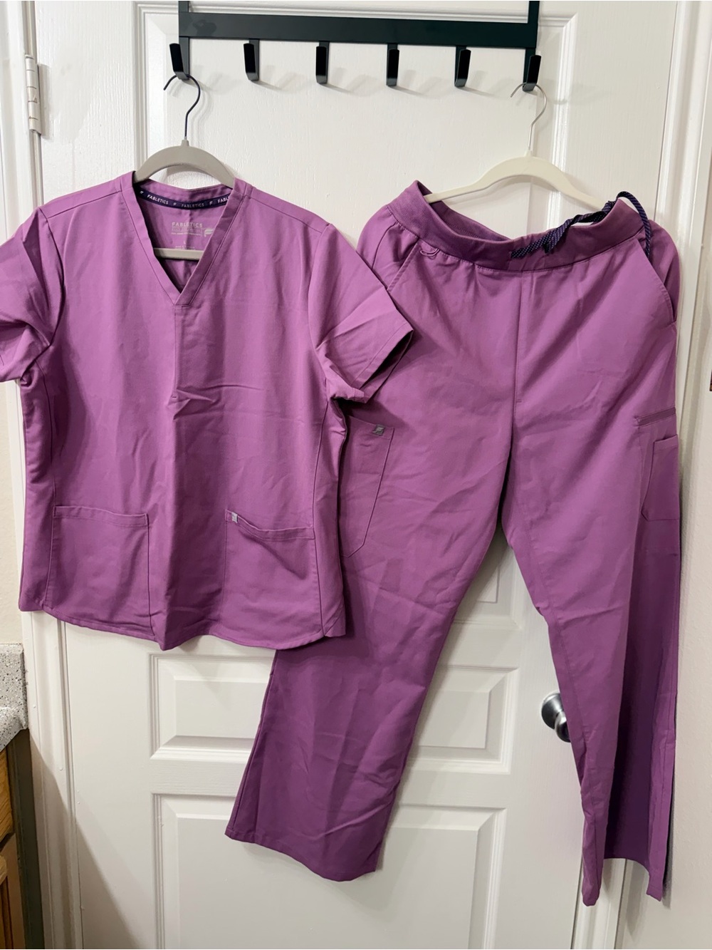 Fabletics Women’s Srub Top & Matching Pants - Lilac
